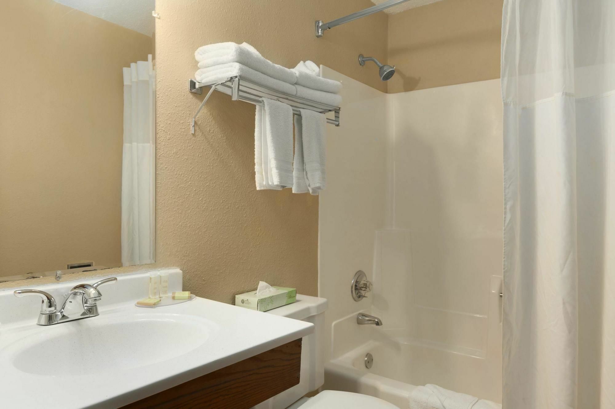 Super 8 By Wyndham Sioux Falls Near Convention Center Rom bilde